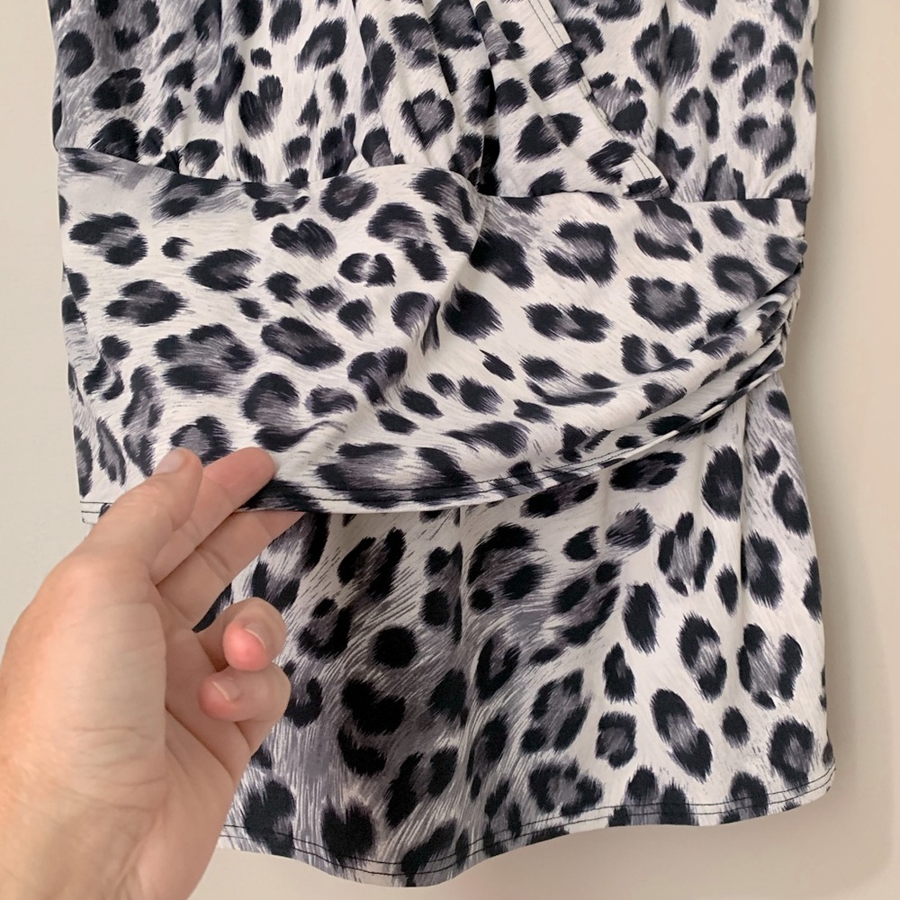 Vince Camuto size M beach cover up - Picture 9 of 12